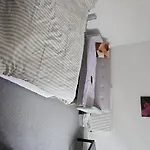Nice Cosy Flat. Walking Distance To City