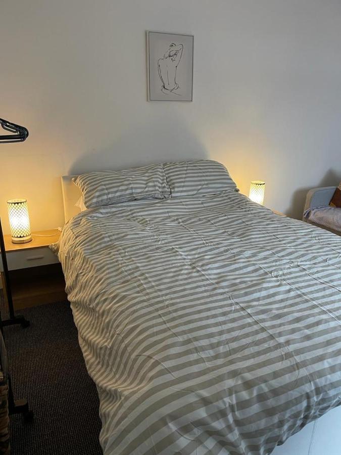 Apartment Cosy Flat. Walking Distance To *